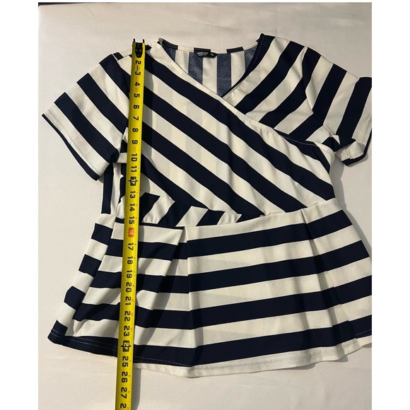 Women's Shein Curve‎ Navy White Stripe V Neck Short Sleeve Blouse Plus Size 1XL - Picture 8 of 8